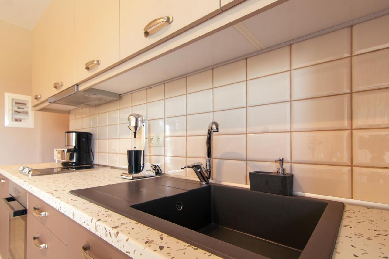 Vakakis Family Luxury Studios Palaiochora Exterior photo
