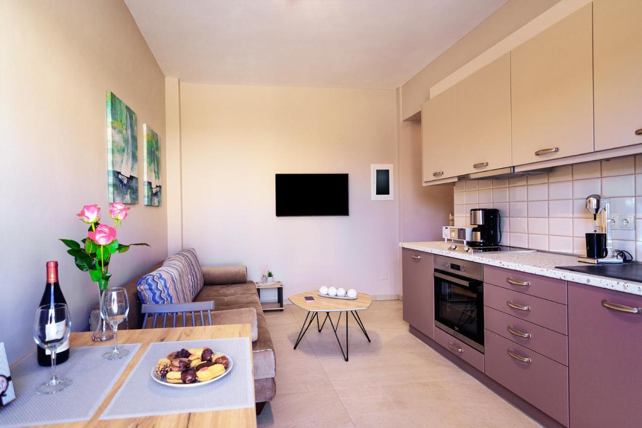 Vakakis Family Luxury Studios Palaiochora Exterior photo