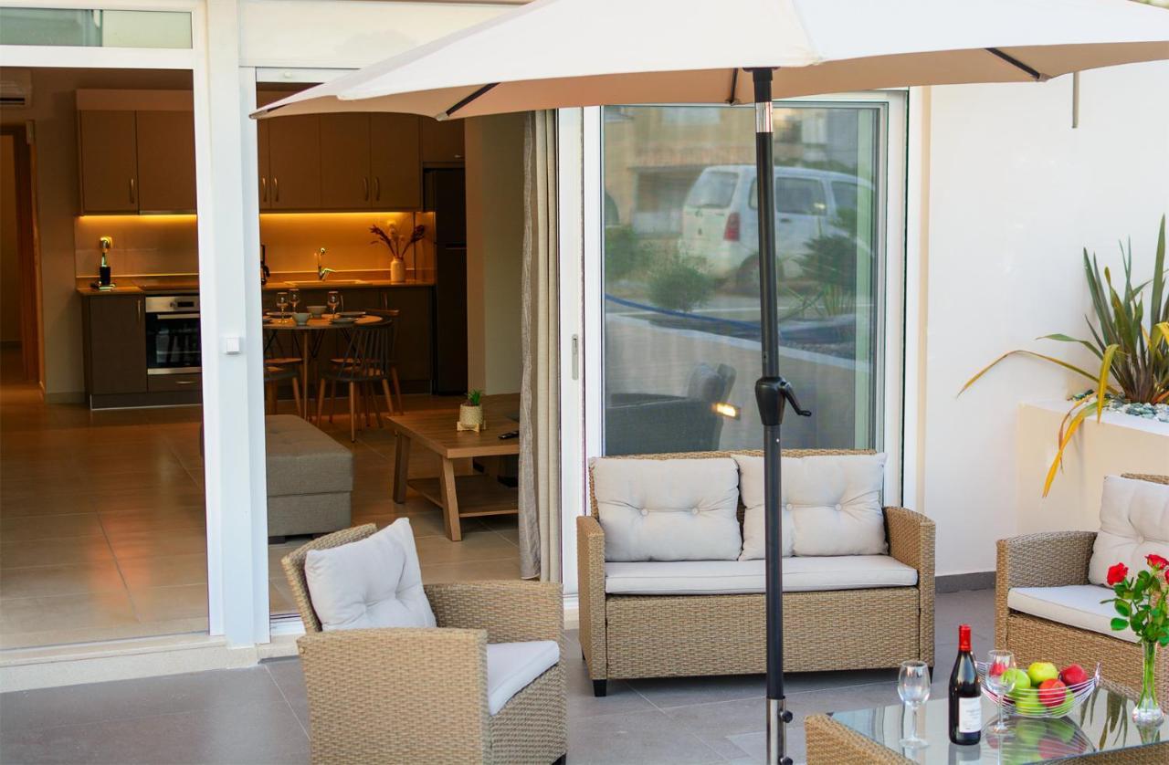 Vakakis Family Luxury Studios Palaiochora Exterior photo